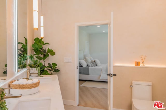 4211 Nogales Drive, Los Angeles, CA 91356 — photo 17 of 40