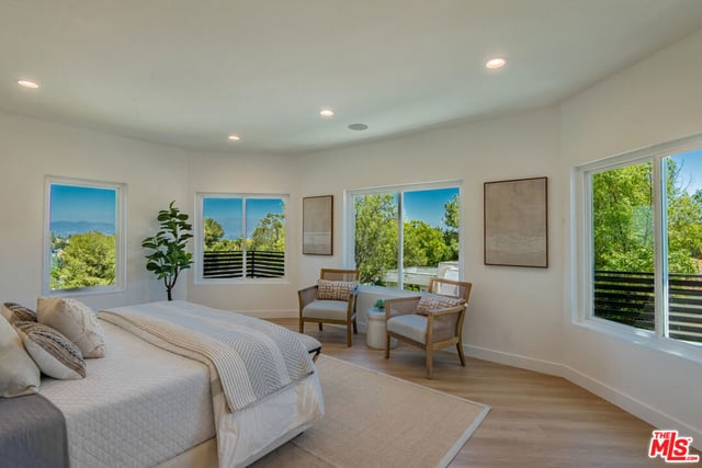 4211 Nogales Drive, Los Angeles, CA 91356 — photo 33 of 40