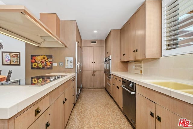 5435 W 64th Street, Los Angeles, CA 90056 — photo 16 of 38