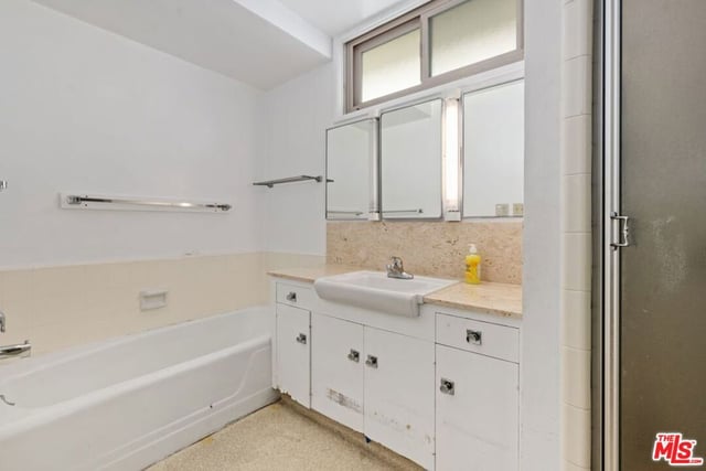 5435 W 64th Street, Los Angeles, CA 90056 — photo 28 of 38