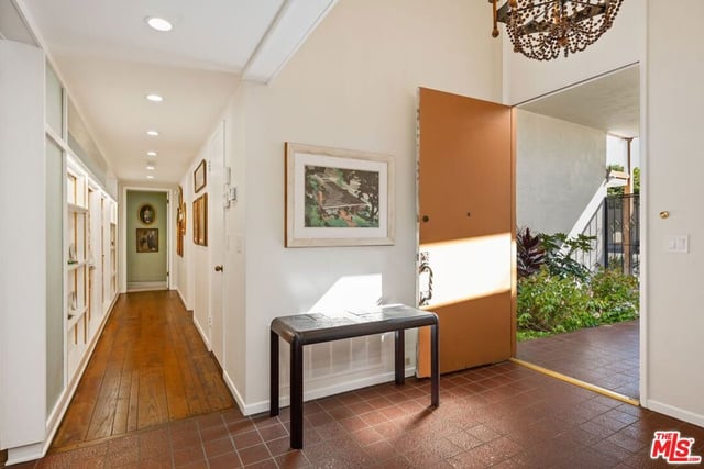5435 W 64th Street, Los Angeles, CA 90056 — photo 9 of 38