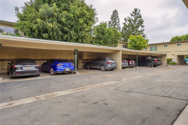 11138 Aqua Vista Street 18, Studio City, CA 91602 — photo 26 of 41