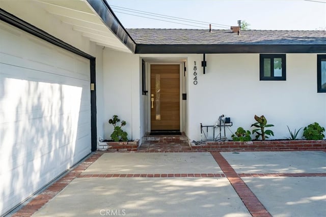 18640 Kimbrough Street, Canyon Country, CA 91351 — photo 2 of 33