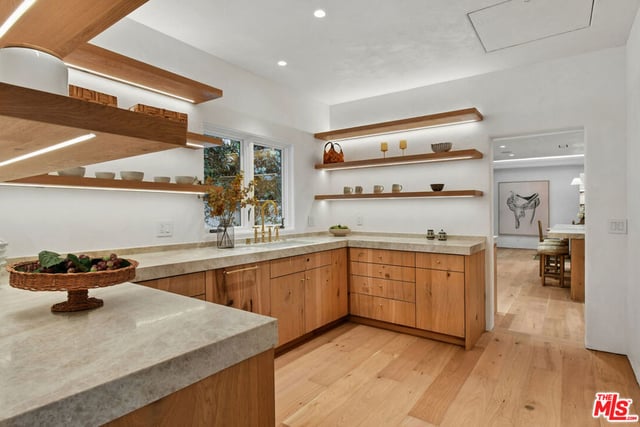 17647 BELINDA Street, Encino, CA 91316 — photo 19 of 54