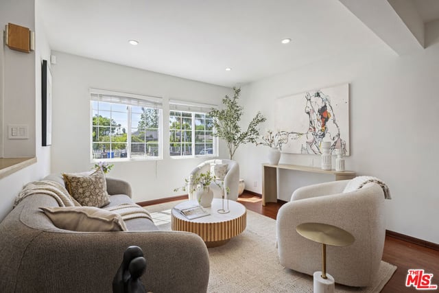 19345 Archwood Street, Los Angeles, CA 91335 — photo 4 of 29