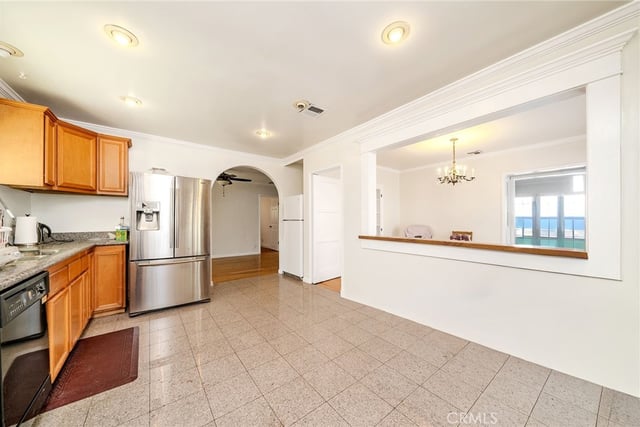 1554 Raymond Avenue, Glendale, CA 91201 — photo 13 of 35