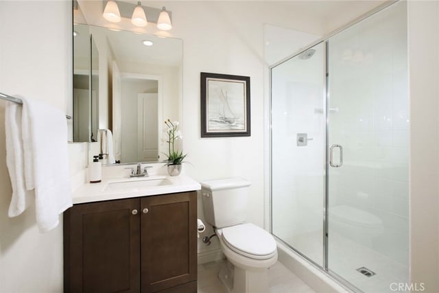 20523 Stella Place, Saugus, CA 91350 — photo 13 of 40