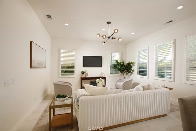 20523 Stella Place, Saugus, CA 91350 — photo 5 of 40