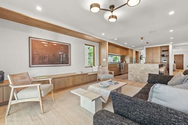 3452 Moore Street, Los Angeles, CA 90066 — photo 10 of 32