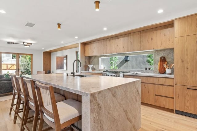 3452 Moore Street, Los Angeles, CA 90066 — photo 11 of 32