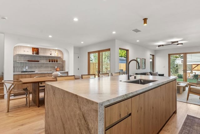3452 Moore Street, Los Angeles, CA 90066 — photo 13 of 32