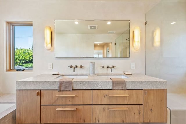 3452 Moore Street, Los Angeles, CA 90066 — photo 18 of 32