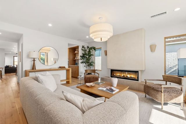 3452 Moore Street, Los Angeles, CA 90066 — photo 5 of 32