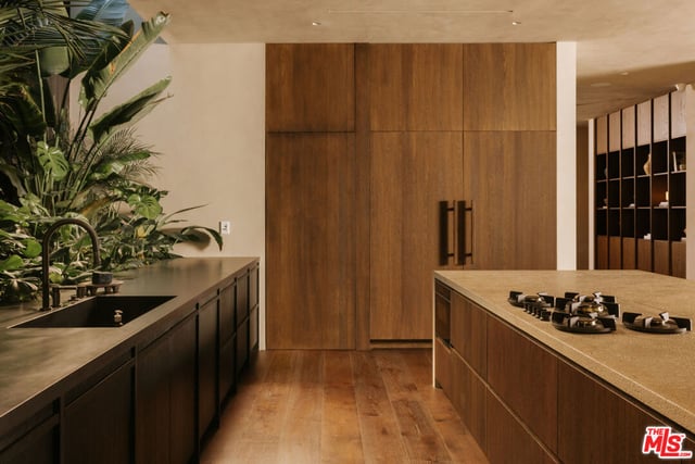 3710 Goodland Avenue, Studio City, CA 91604 — photo 12 of 46