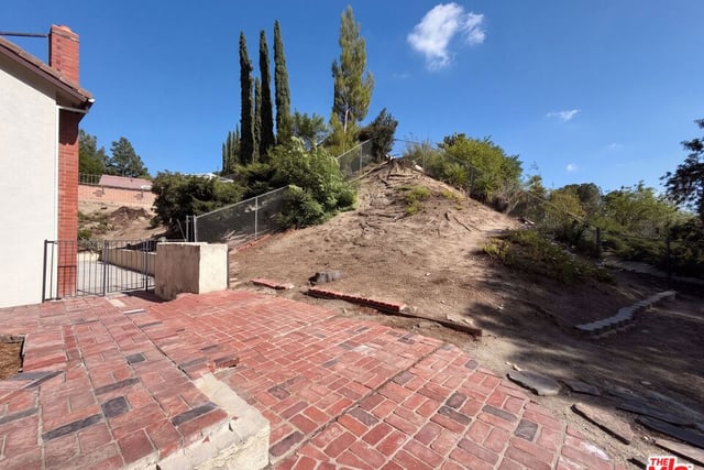 11569 Viking Avenue, Los Angeles, CA 91326 — photo 14 of 15