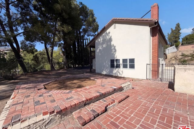 11569 Viking Avenue, Los Angeles, CA 91326 — photo 5 of 15