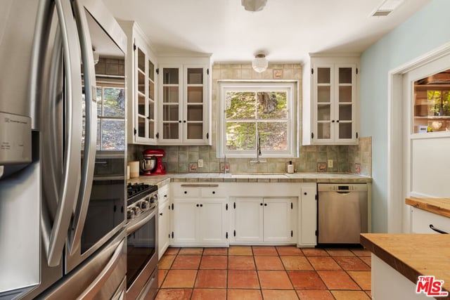 6871 Sunny, Los Angeles, CA 90068 — photo 8 of 30