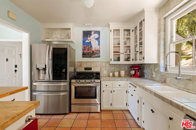 6871 Sunny, Los Angeles, CA 90068 — photo 9 of 30