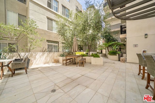118 S Kenwood Street 105, Glendale, CA 91205 — photo 22 of 24