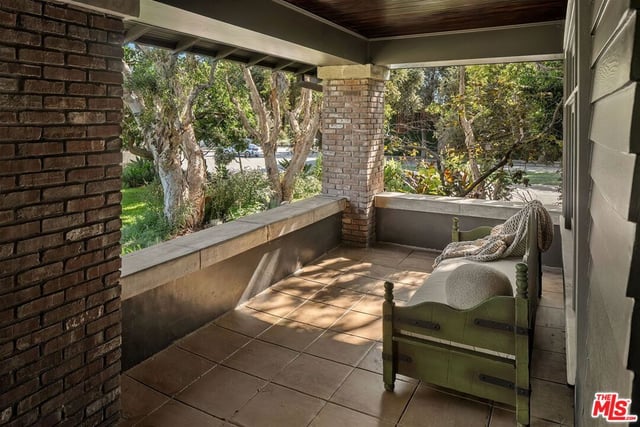 405 Palisades Avenue, Santa Monica, CA 90402 — photo 2 of 44