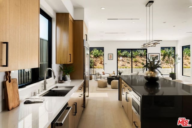 605 Erskine Drive, Los Angeles, CA 90272 — photo 13 of 33