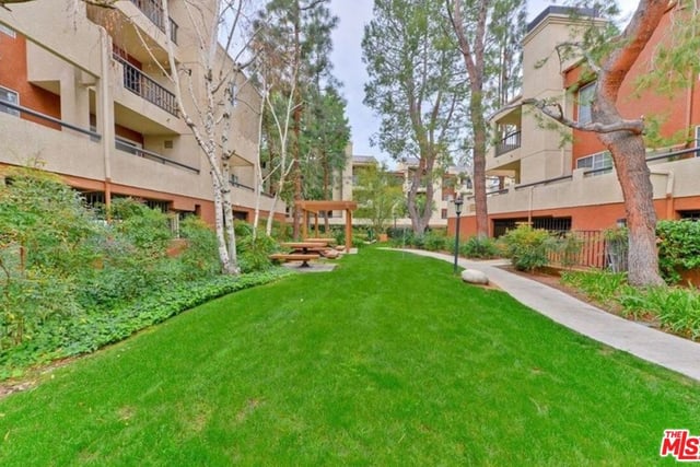 5530 Owensmouth Avenue 219, Woodland Hills, CA 91367 — photo 13 of 14