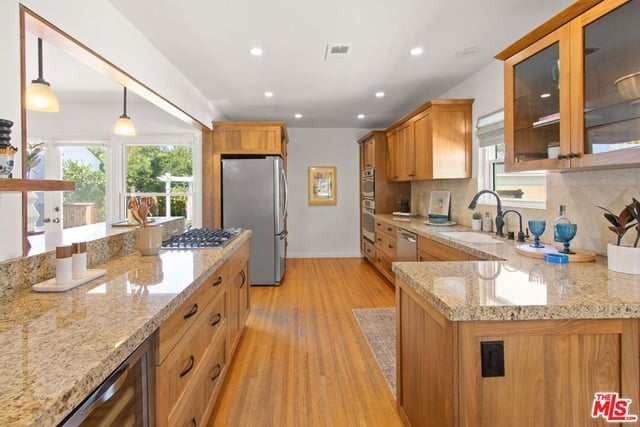 6531 W 77th Street, Los Angeles, CA 90045 — photo 10 of 35