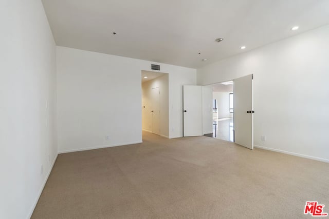 10430 Wilshire Boulevard 606, Los Angeles, CA 90024 — photo 17 of 43