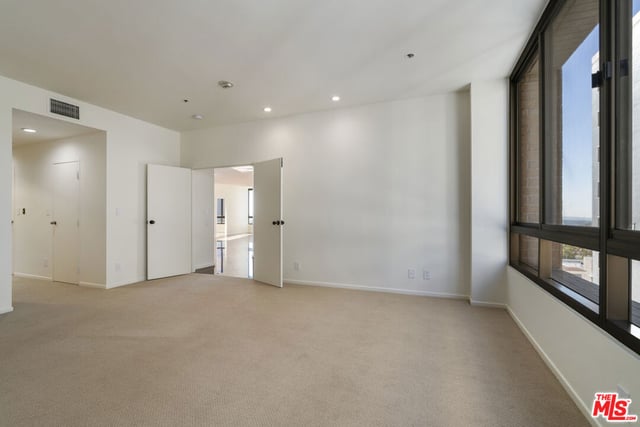 10430 Wilshire Boulevard 606, Los Angeles, CA 90024 — photo 18 of 43