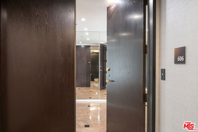 10430 Wilshire Boulevard 606, Los Angeles, CA 90024 — photo 2 of 43