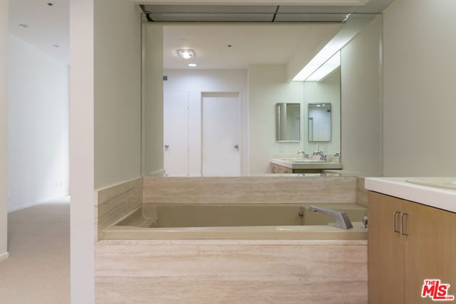 10430 Wilshire Boulevard 606, Los Angeles, CA 90024 — photo 21 of 43