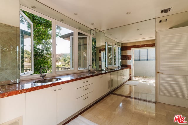 9430 Readcrest Drive, Beverly Hills, CA 90210 — photo 15 of 18