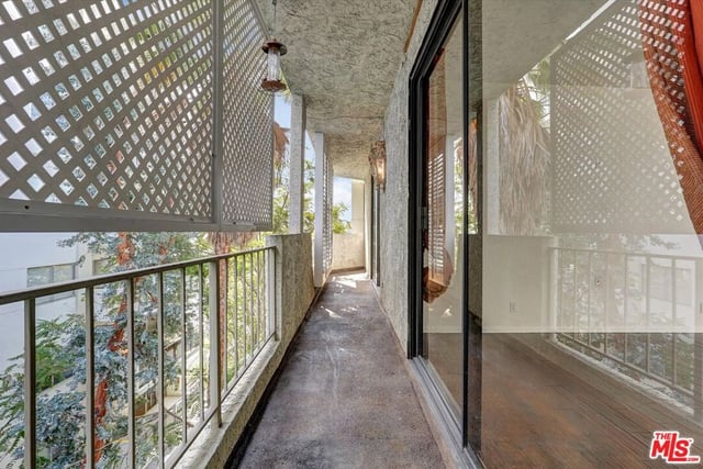 1140 Alta Loma Road 303, West Hollywood, CA 90069 — photo 36 of 57