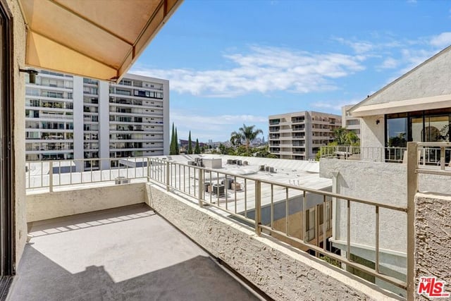 1140 Alta Loma Road 303, West Hollywood, CA 90069 — photo 40 of 57