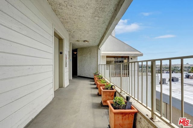 1140 Alta Loma Road 303, West Hollywood, CA 90069 — photo 43 of 57
