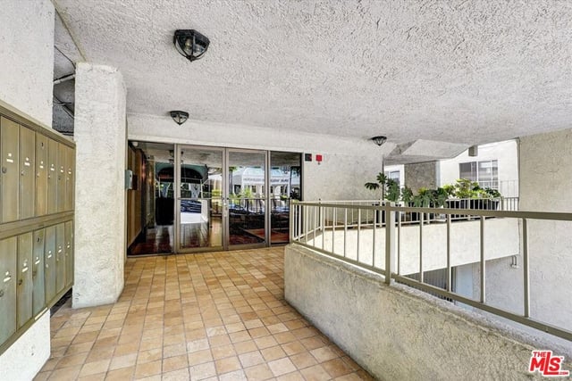 1140 Alta Loma Road 303, West Hollywood, CA 90069 — photo 48 of 57