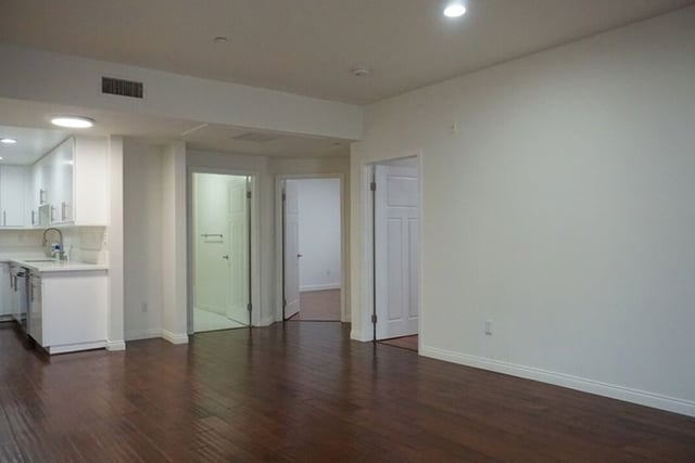 1029 S Hobart Boulevard 202, Los Angeles, CA 90006 — photo 9 of 26
