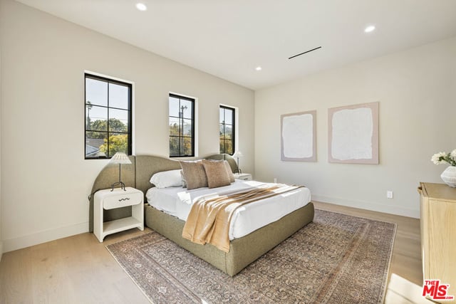 14273 Greenleaf Street, Los Angeles, CA 91423 — photo 46 of 71