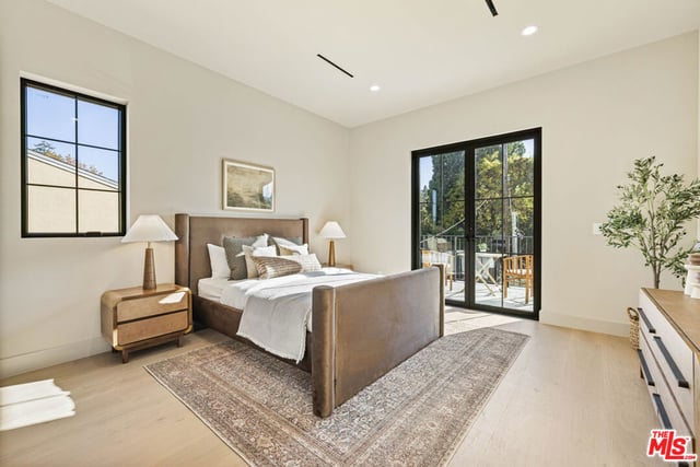 14273 Greenleaf Street, Los Angeles, CA 91423 — photo 53 of 71