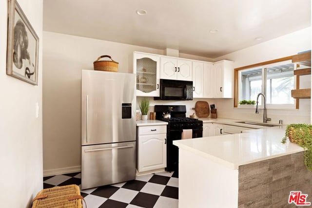 4252 Fair Avenue 10, Los Angeles, CA 91602 — photo 17 of 48