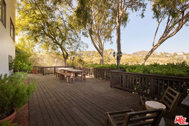 1018 N Tigertail Road, Los Angeles, CA 90049 — photo 13 of 25