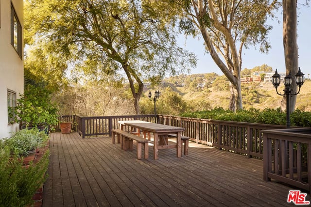 1018 N Tigertail Road, Los Angeles, CA 90049 — photo 14 of 25