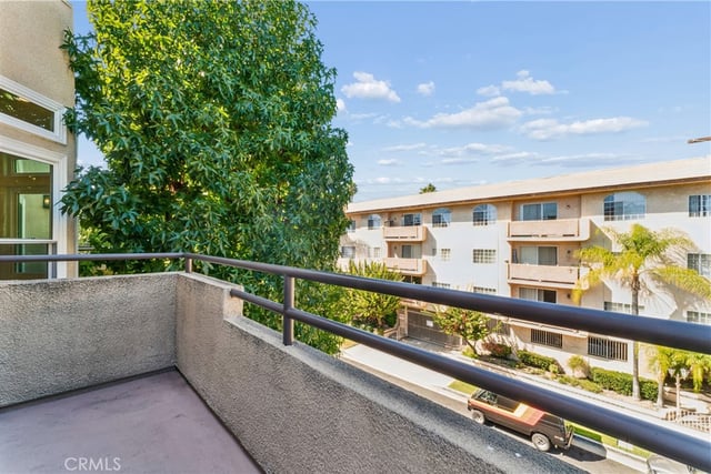 4230 Colfax 304, Studio City, CA 91604 — photo 16 of 43