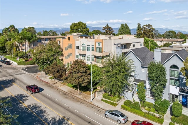 4230 Colfax 304, Studio City, CA 91604 — photo 26 of 43