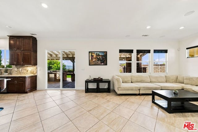 28035 Linda Lane, Santa Clarita, CA 91350 — photo 5 of 48
