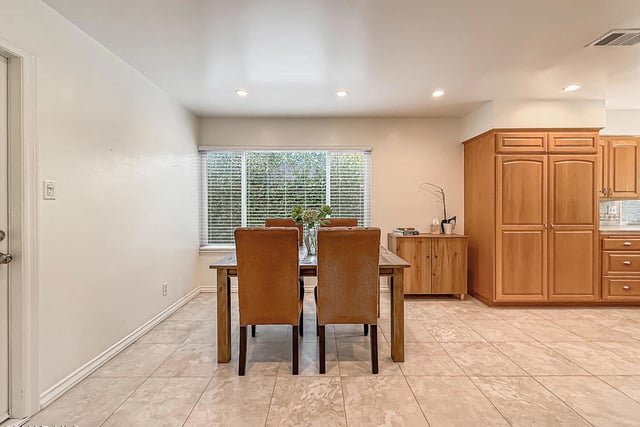 2516 Clearfield Place, Simi Valley, CA 93065 — photo 7 of 38
