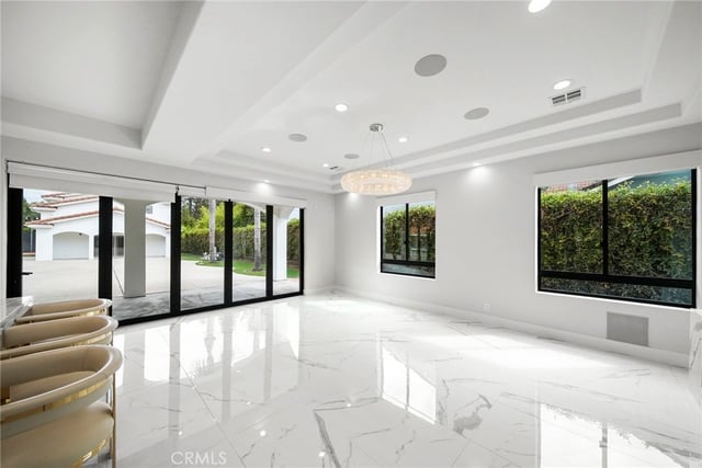 23129 Burbank Boulevard, Woodland Hills, CA 91367 — photo 13 of 63