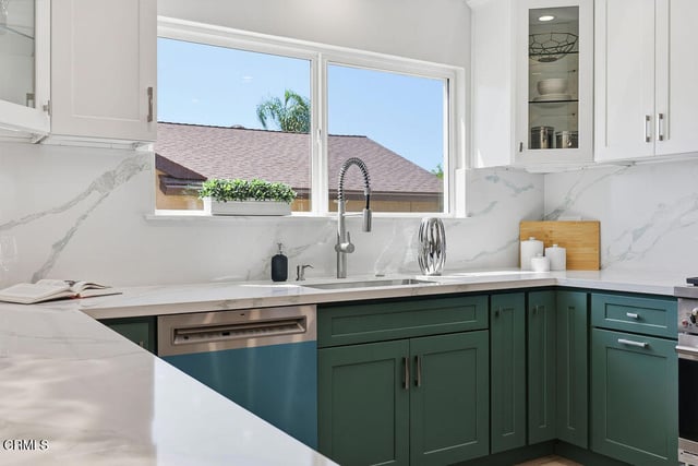 13856 Lyle Street, Sylmar, CA 91342 — photo 10 of 47