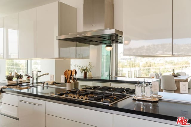 9000 W 3rd Street 403, Los Angeles, CA 90048 — photo 14 of 35