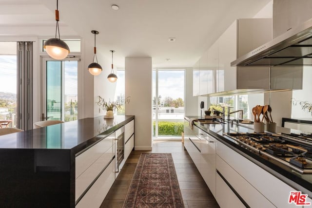 9000 W 3rd Street 403, Los Angeles, CA 90048 — photo 16 of 35